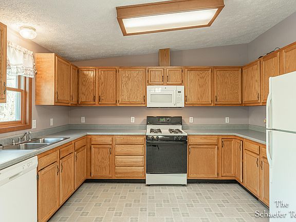 5th image of 4595 Murray Lake Ave NE