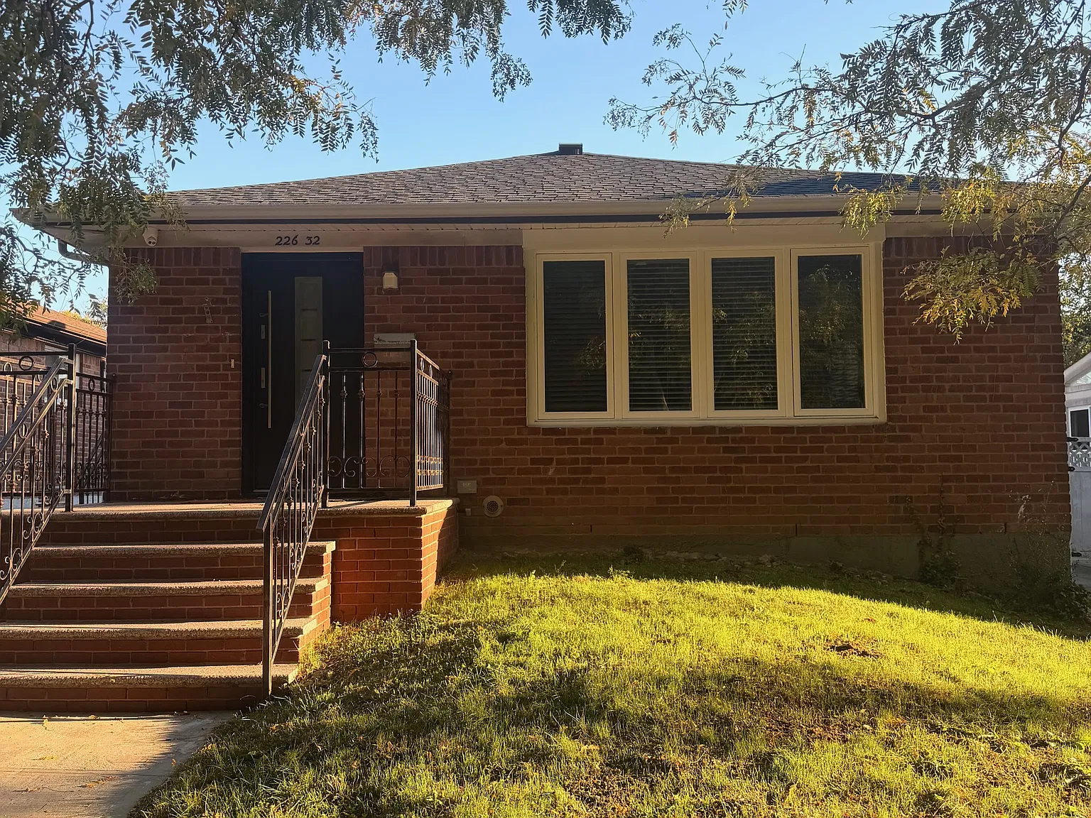 3 bed, 1248 sqft, $5,400 — Photo 1