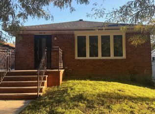 22632 76th Ave, Oakland Gardens, NY 11364