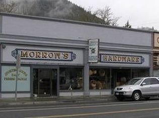 376 N 2nd Ave, Gold Hill, OR 97525