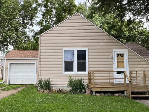 112 E Hale St, New Hampton, IA 50659