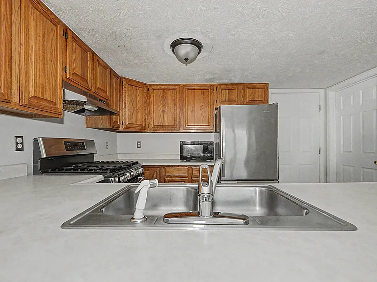 1004 Doral Dr — Photo 20