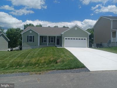 1412 Prentiss Point Pkwy, Martinsburg, WV, 25401