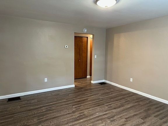 3rd image of 10-16 Werni Dr