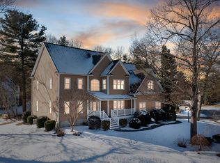 16 Tulip Way, Medway, MA 02053