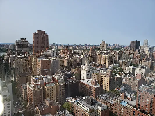 Rented by Douglas Elliman | media 17