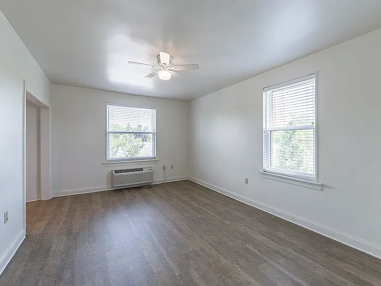 107 Bloomingdale Ave — Photo 14