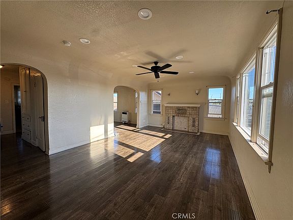 3rd image of 5116 S Budlong Ave