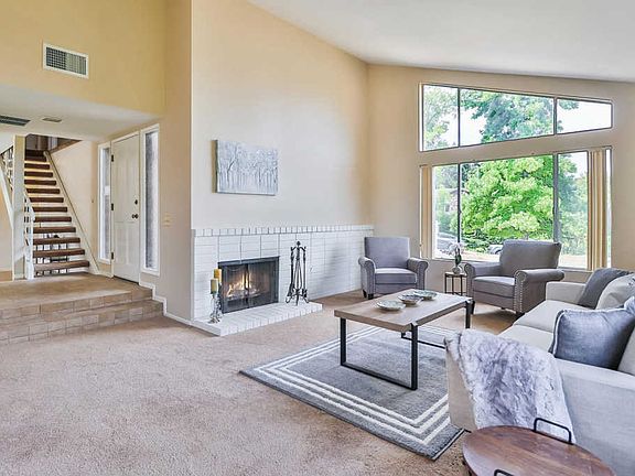 5th image of 298 Lynn Oaks Ave