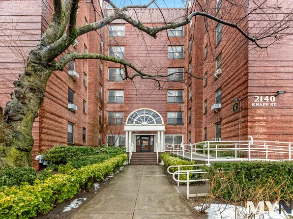 2140 Knapp Street image 1 of 10