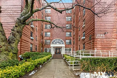 2140 Knapp Street