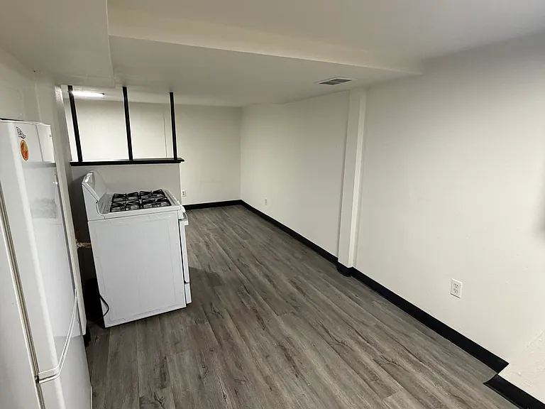1213 Quincy St #5 — Photo 3