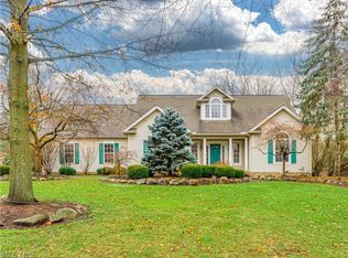 18 Lennox Rd, Hudson, OH 44236