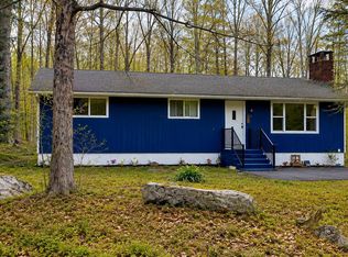 105 Wagoner Ln, Hawley, PA 18428