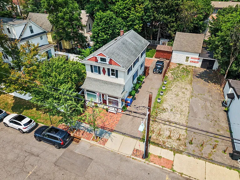 15 Chestnut St — Photo 28