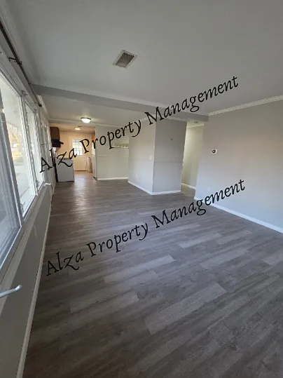 Building Photo - 2210 Capri Ave
