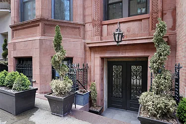 Rented by AAU Real Estate Advisors