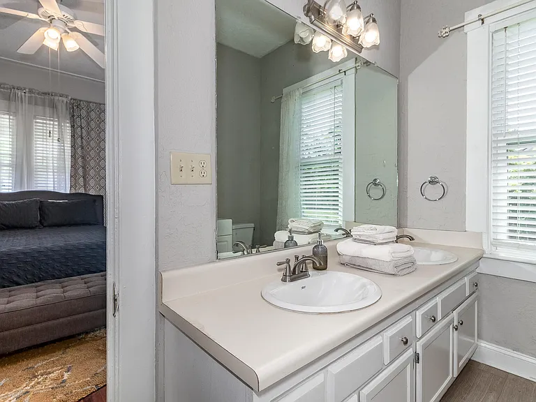 1117 Cobb St — Photo 18
