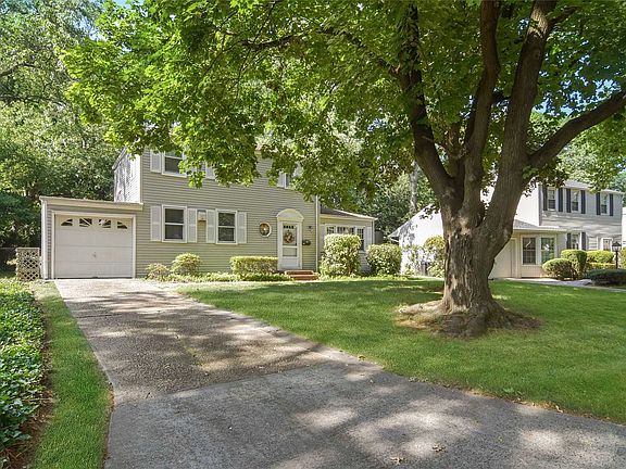 2nd image of 121 Hillturn Ln