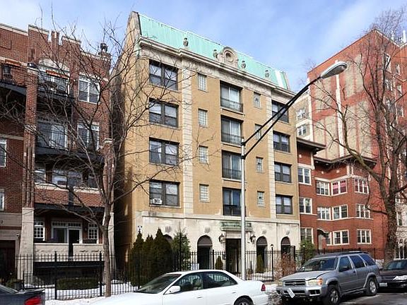 4th image of 5728 N Winthrop Ave #501