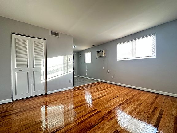 2nd image of 7110 Oxford Ave #45