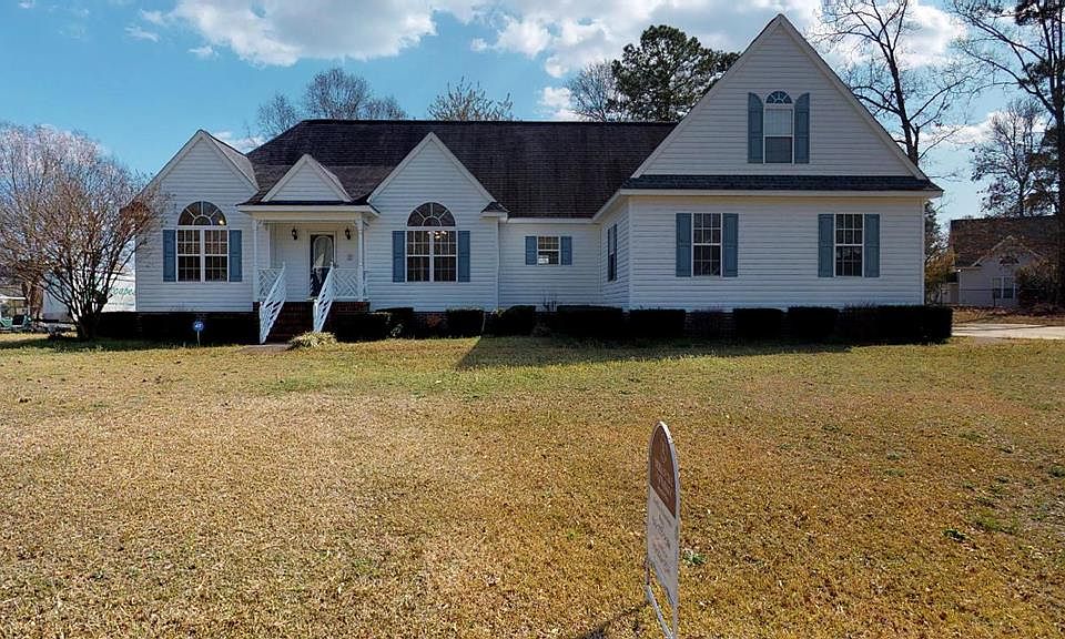 1st image of 303 Clay Brooke Dr