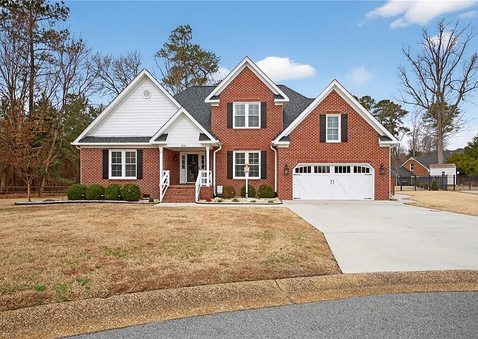 1st image of 215 Summerfield Ct