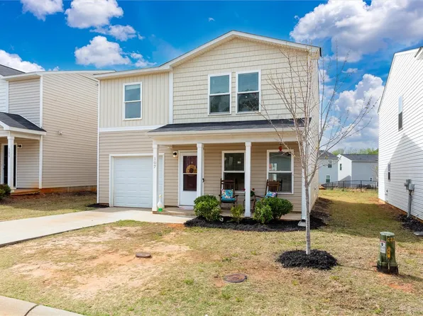 107 Brinkleys Ln, Greenville, SC 29605