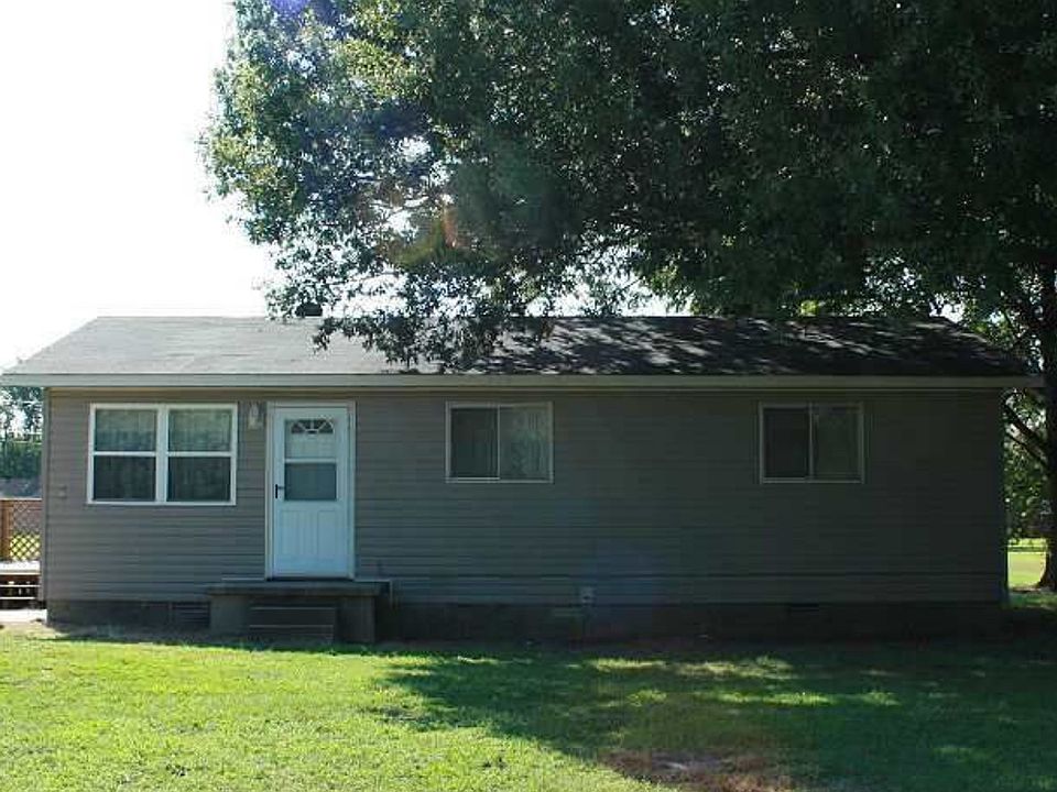 1st image of 403 Long St