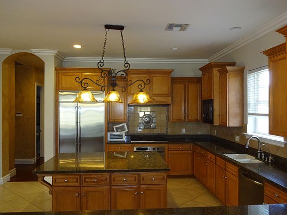 2nd image of 1115 N Jamaica Ct