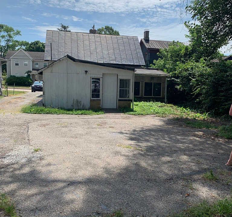 2nd image of 6533 Cincinnati Dayton Rd