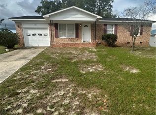 806 Carnegie Dr, Fayetteville, NC 28311