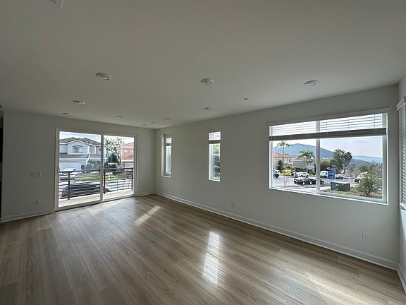 2nd image of 14380 Savannah Ct