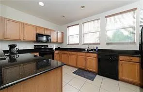 820 Millbrae Ct #4 — Photo 6