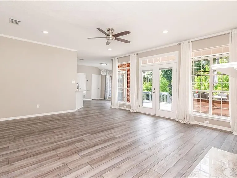 7490 Quency Dr — Photo 18