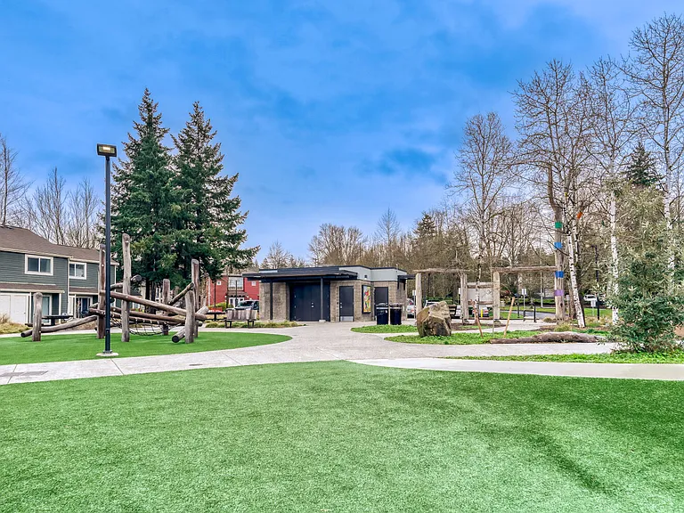 Burke Gilman Place — Photo 13