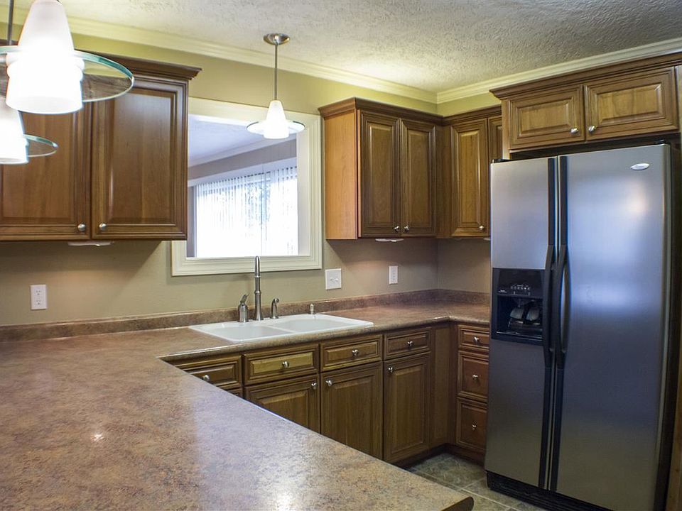 1st image of 4452 Charleswood Ave