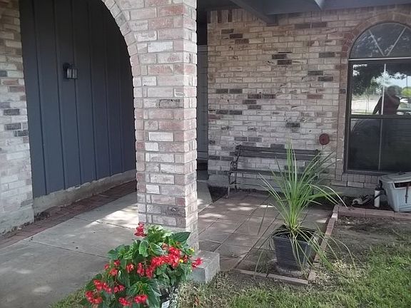 2nd image of 418 Beatty Dr