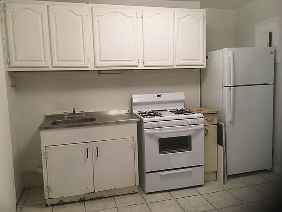 5th image of 430 Grand St APT 2