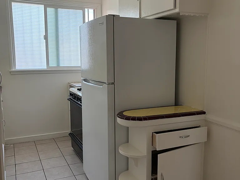 1323 N Mariposa Ave #2 — Photo 8