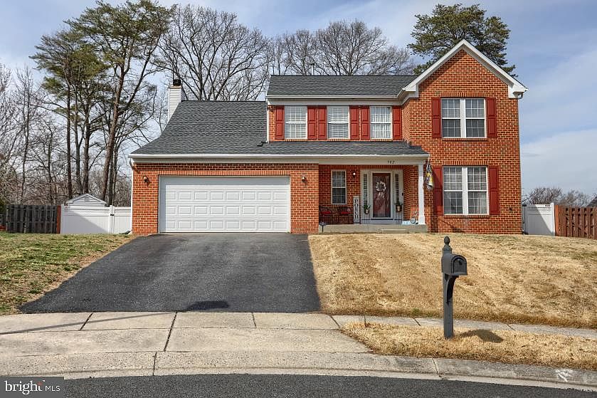 1st image of 902 Minglewood Ln