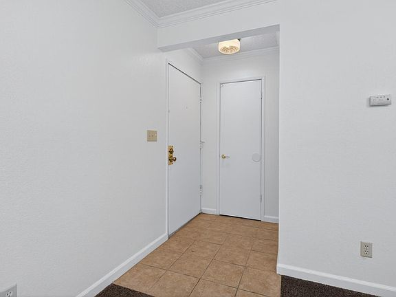 3rd image of 4504 N Valentine Ave APT 160