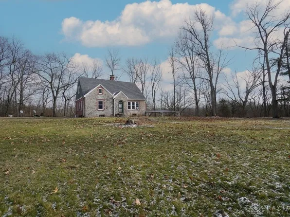 7400 Roachester Cozaddale Rd, Pleasant Plain, OH 45162