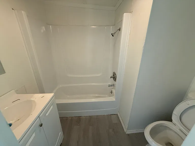 250 Robin Hood Ln — Photo 8