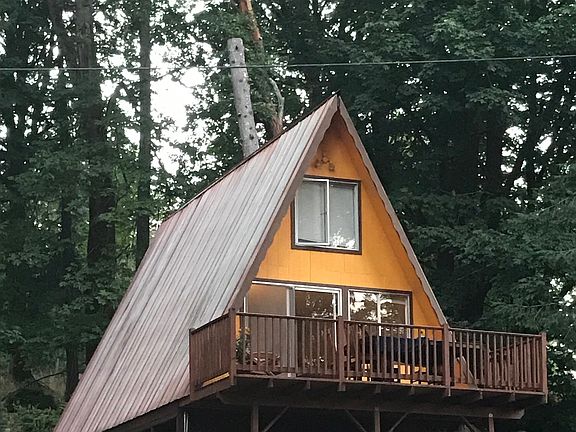 4th image of 306 Fir Ln NW