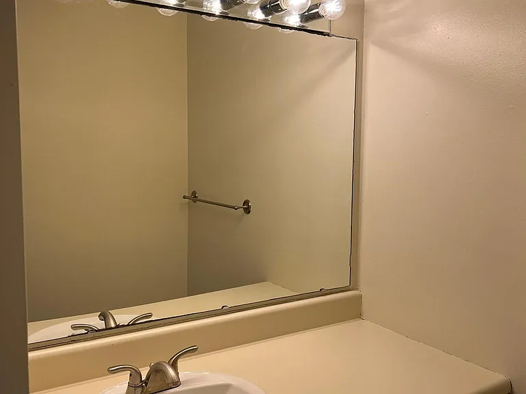 131 Point Of Woods Dr — Photo 19