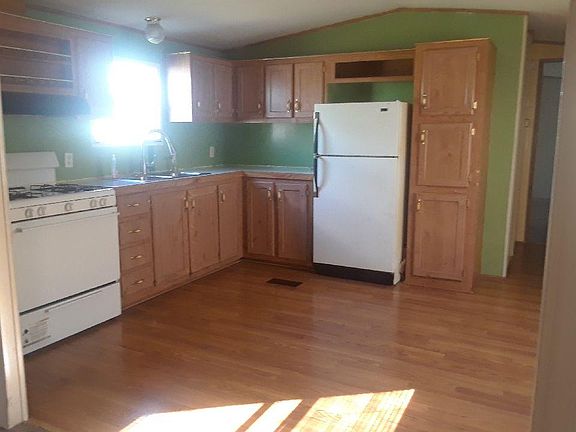 2nd image of 43604 Teal Cir