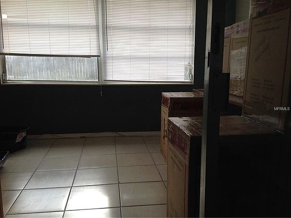 5th image of 3427 Silver Hill Dr