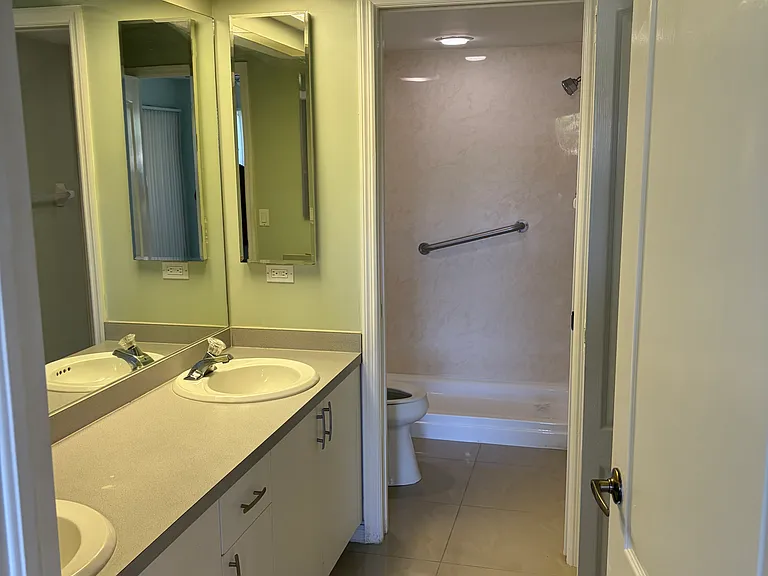 24 Cosmopolitan Dr #11 — Photo 32