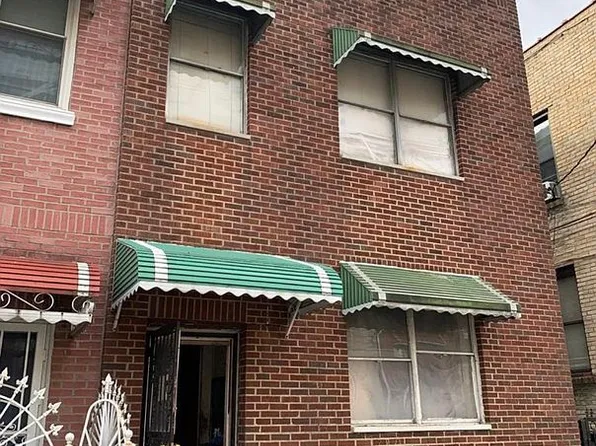 864 E 215th St, Bronx, NY 10467